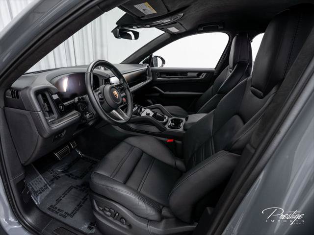 Used 2024 Porsche Cayenne Turbo GT AWD/4WD image 25
