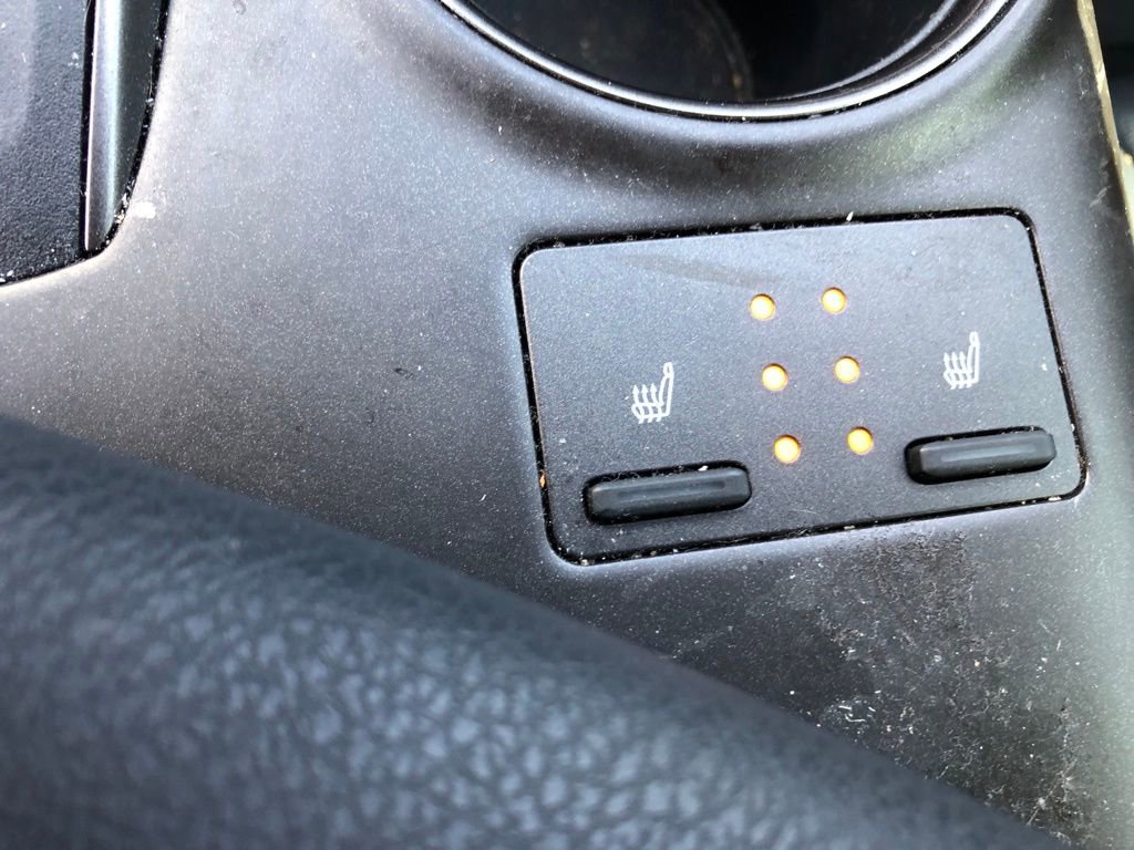 Used 2021 Toyota Camry SE w/ Cold Weather Package image 11