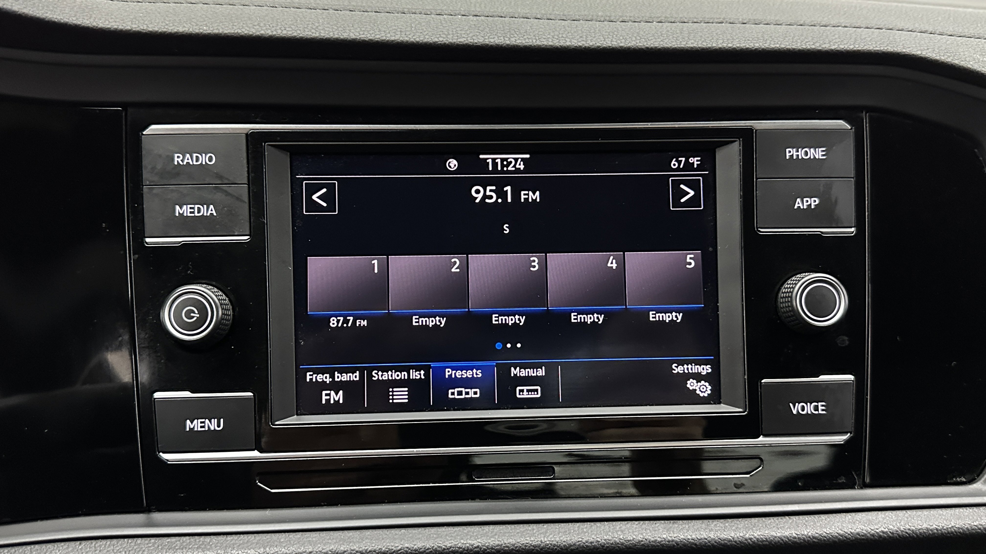 Used 2023 Volkswagen Jetta Sport image 14