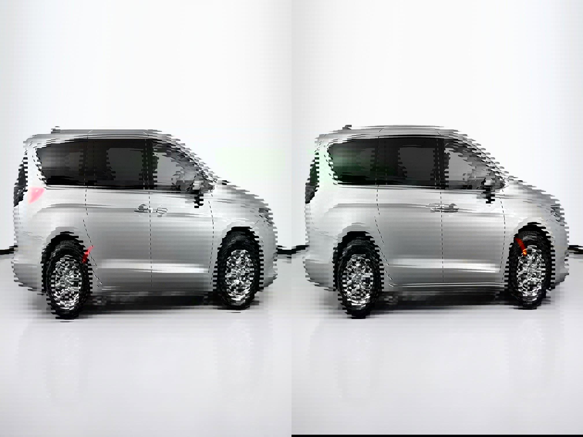 Used 2023 Chrysler Voyager LX image 12