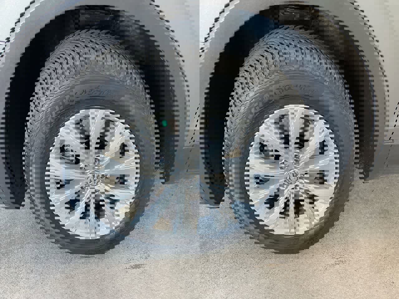 Used 2019 Volkswagen Tiguan SE image 10