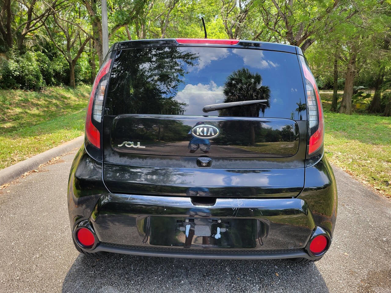 Used 2016 Kia Soul + FWD image 6