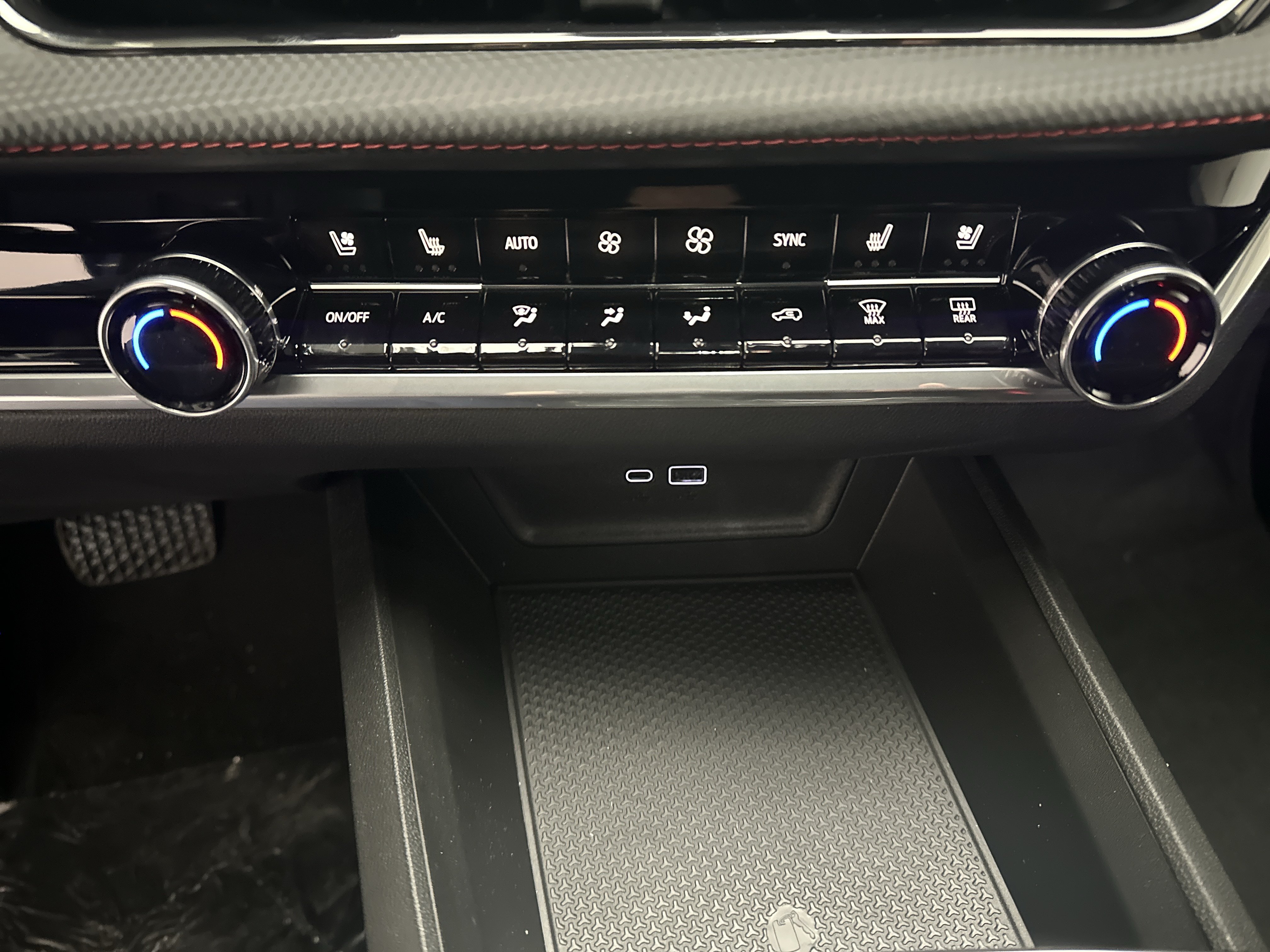 New 2026 Chevrolet Equinox RS w/ Convenience Package III FWD image 35