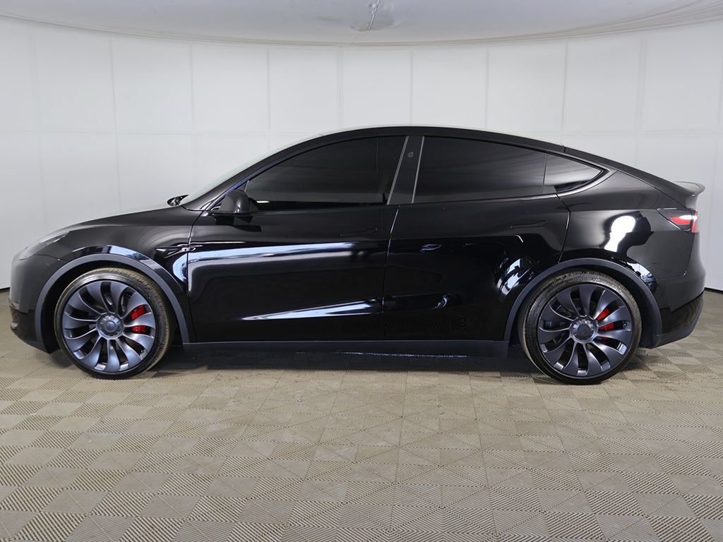 Used 2024 Tesla Model Y Performance AWD/4WD image 16