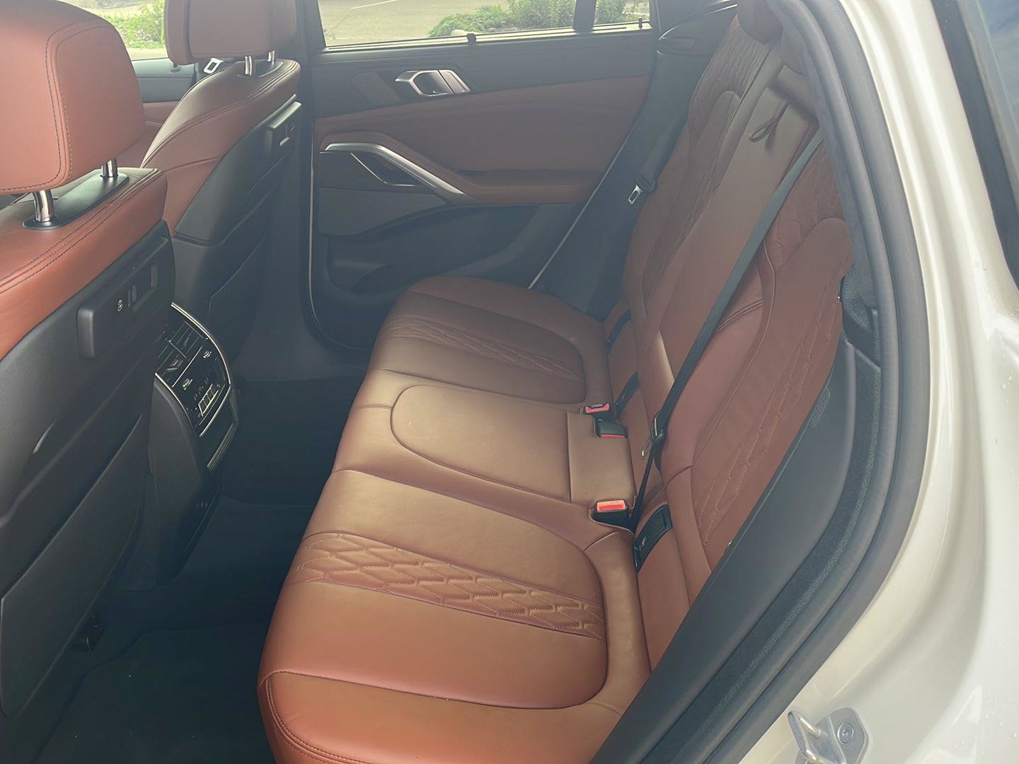Used 2021 BMW X6 M50i w/ Executive Package AWD/4WD image 7