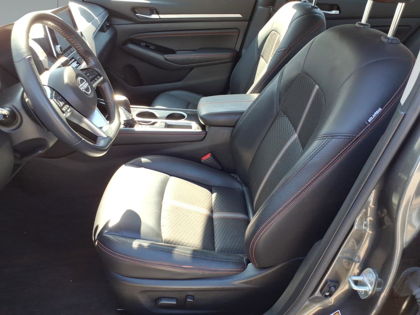 Used 2023 Nissan Altima 2.5 SR FWD image 11