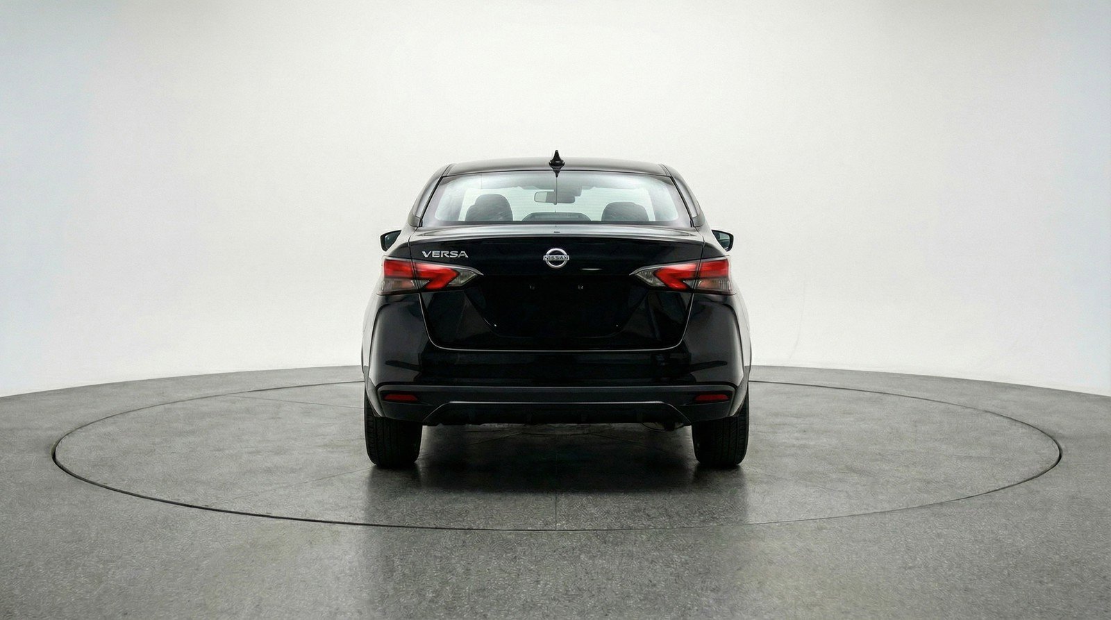 Used 2025 Nissan Versa SV image 7