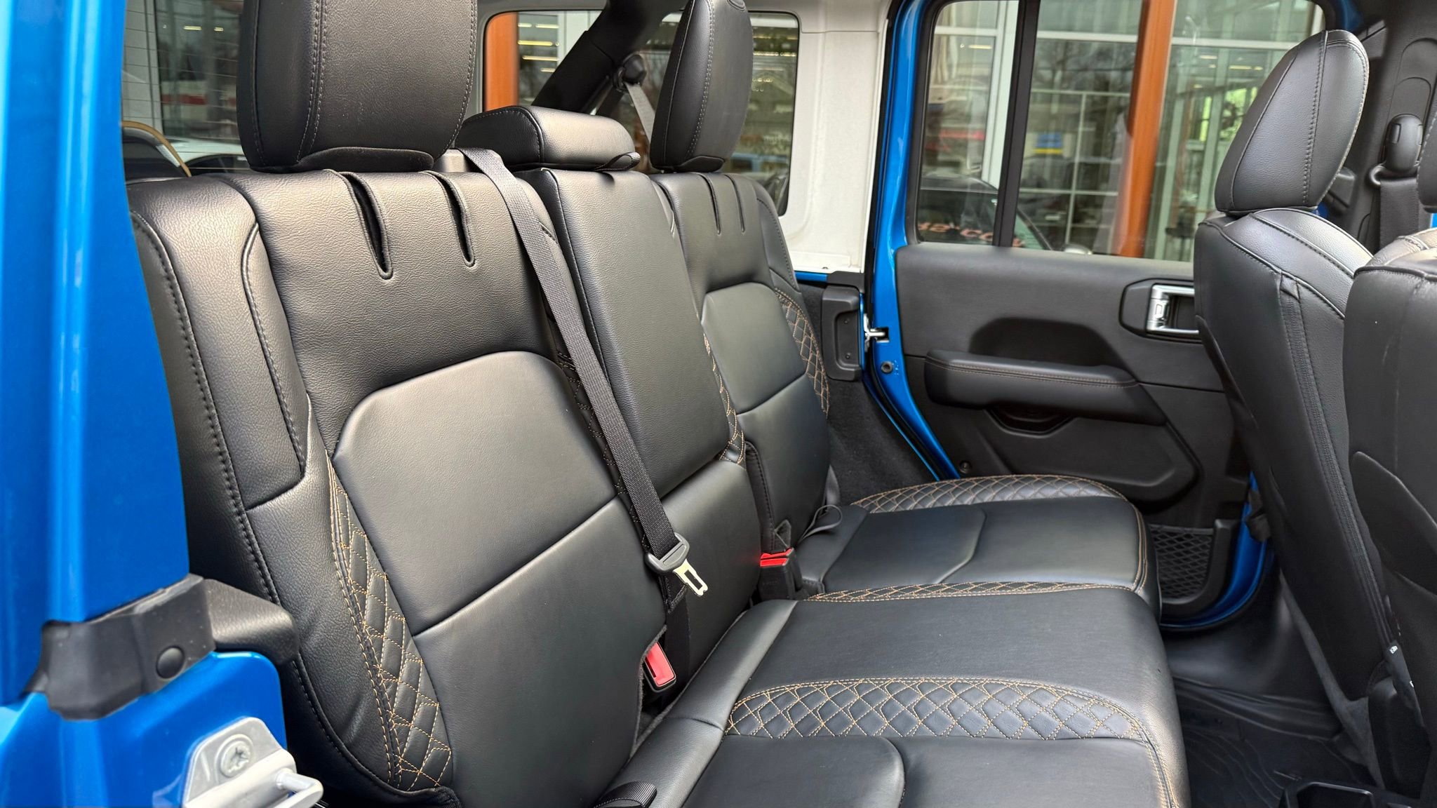 Used 2022 Jeep Wrangler Unlimited Sahara image 23