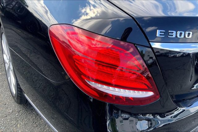 Used 2018 Mercedes-Benz E 300 4MATIC image 25