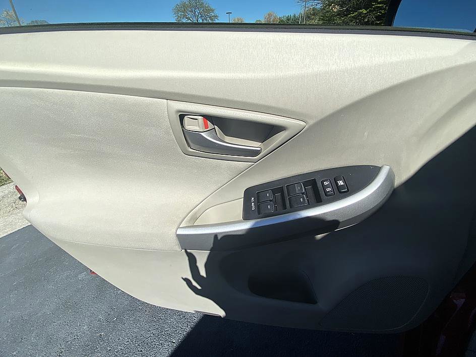 Used 2015 Toyota Prius Two image 10