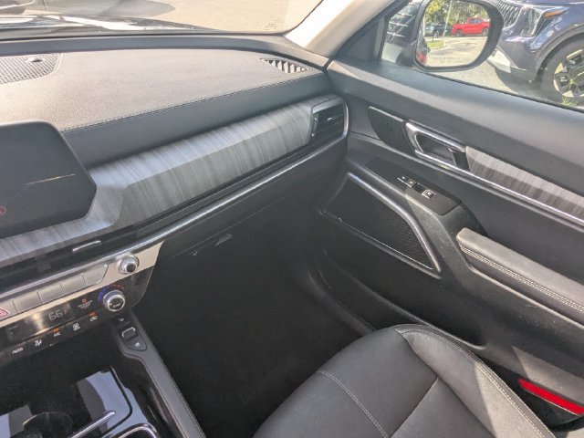Certified 2024 Kia Telluride EX FWD image 17
