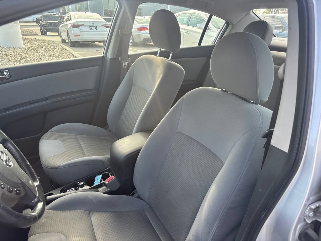 Used 2010 Nissan Sentra 2.0 SR w/ Convenience Pkg FWD image 10