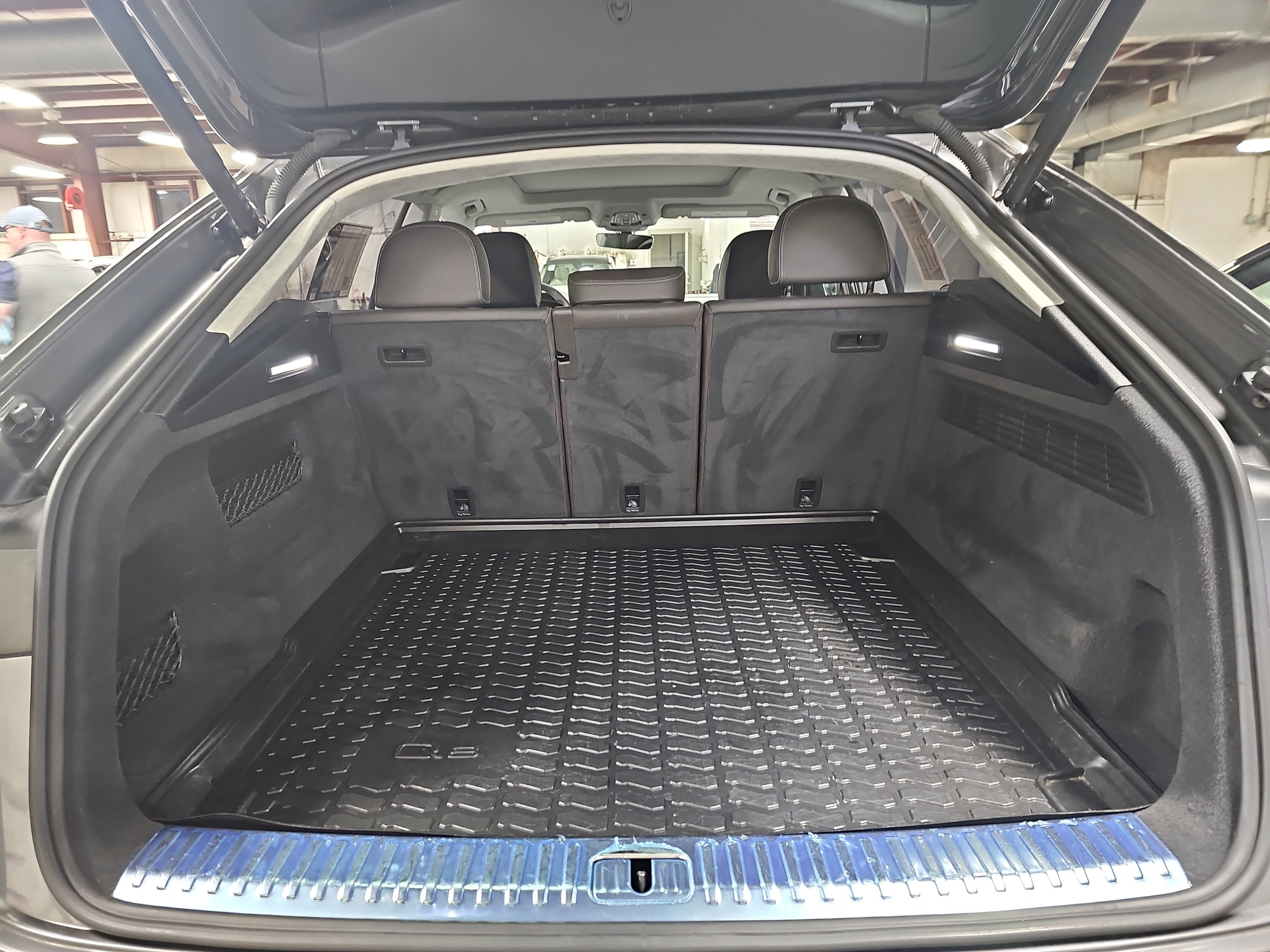 Used 2021 Audi Q8 Prestige image 13