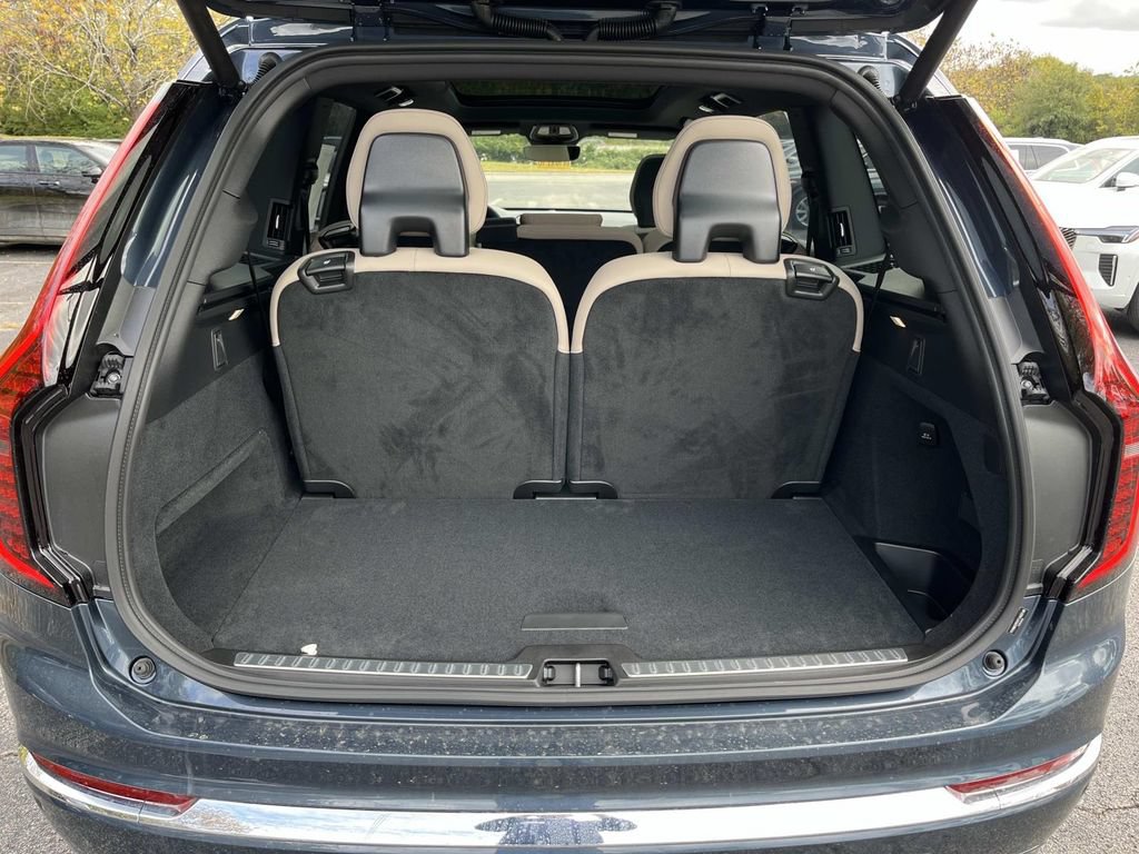 Certified 2026 Volvo XC90 B6 Plus AWD/4WD image 12