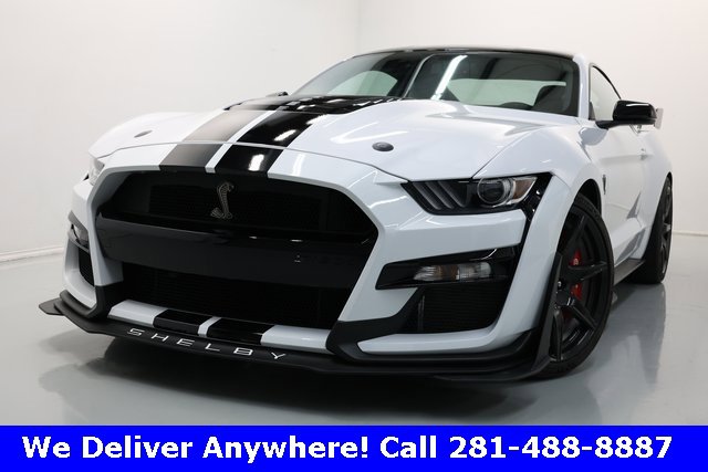 Used 2021 Ford Mustang Shelby GT500 w/ Carbon Fiber Track Pack image 2