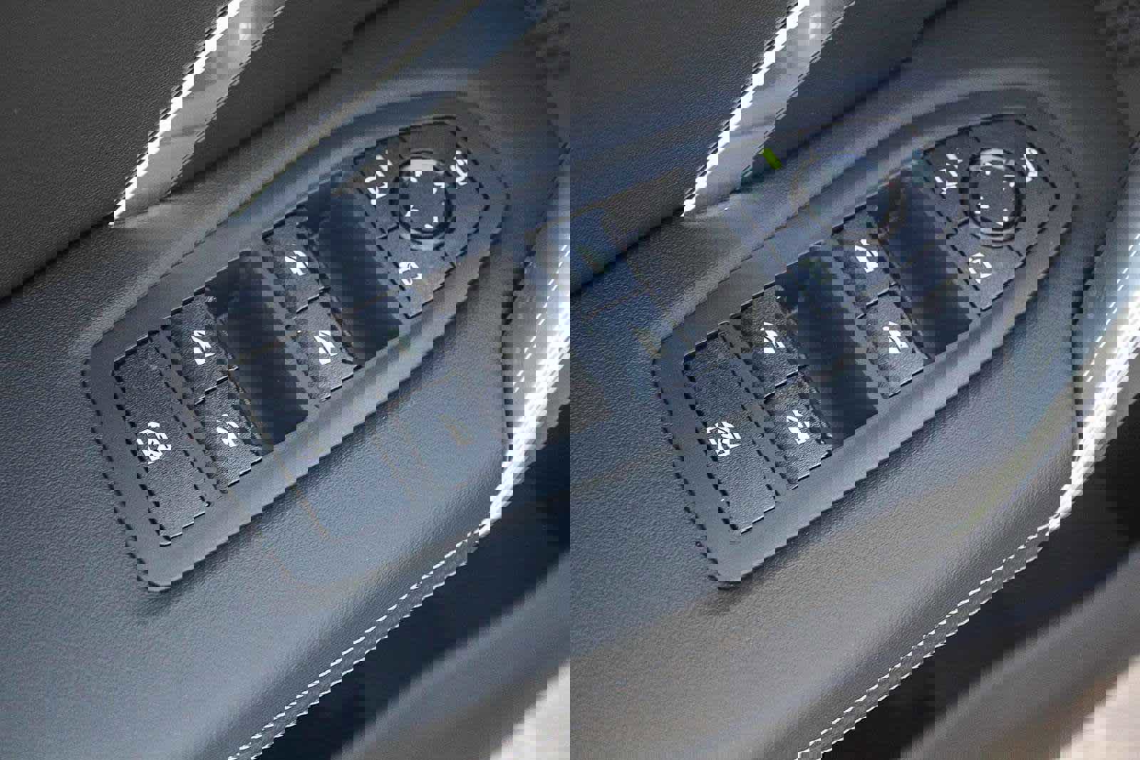 New 2026 BMW X1 xDrive28i w/ Convenience Package image 20