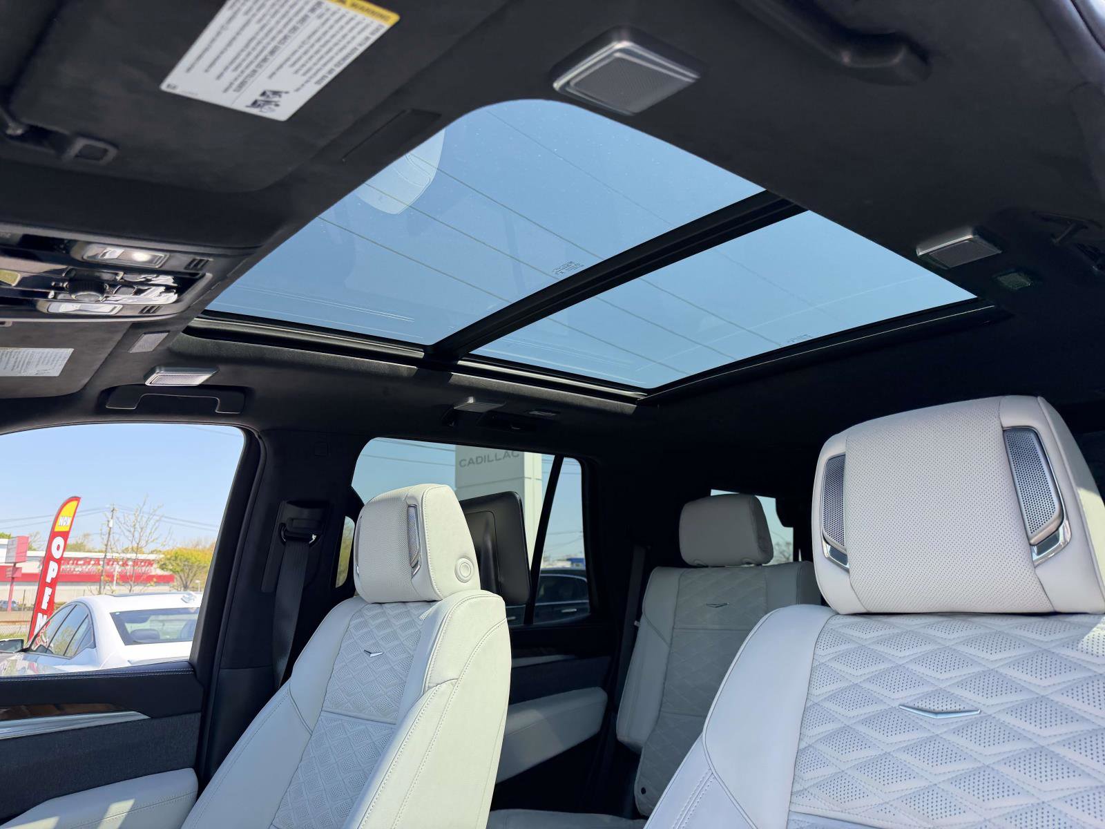 Certified 2025 Cadillac Escalade Sport Platinum w/ LPO, ONYX Package AWD/4WD image 13