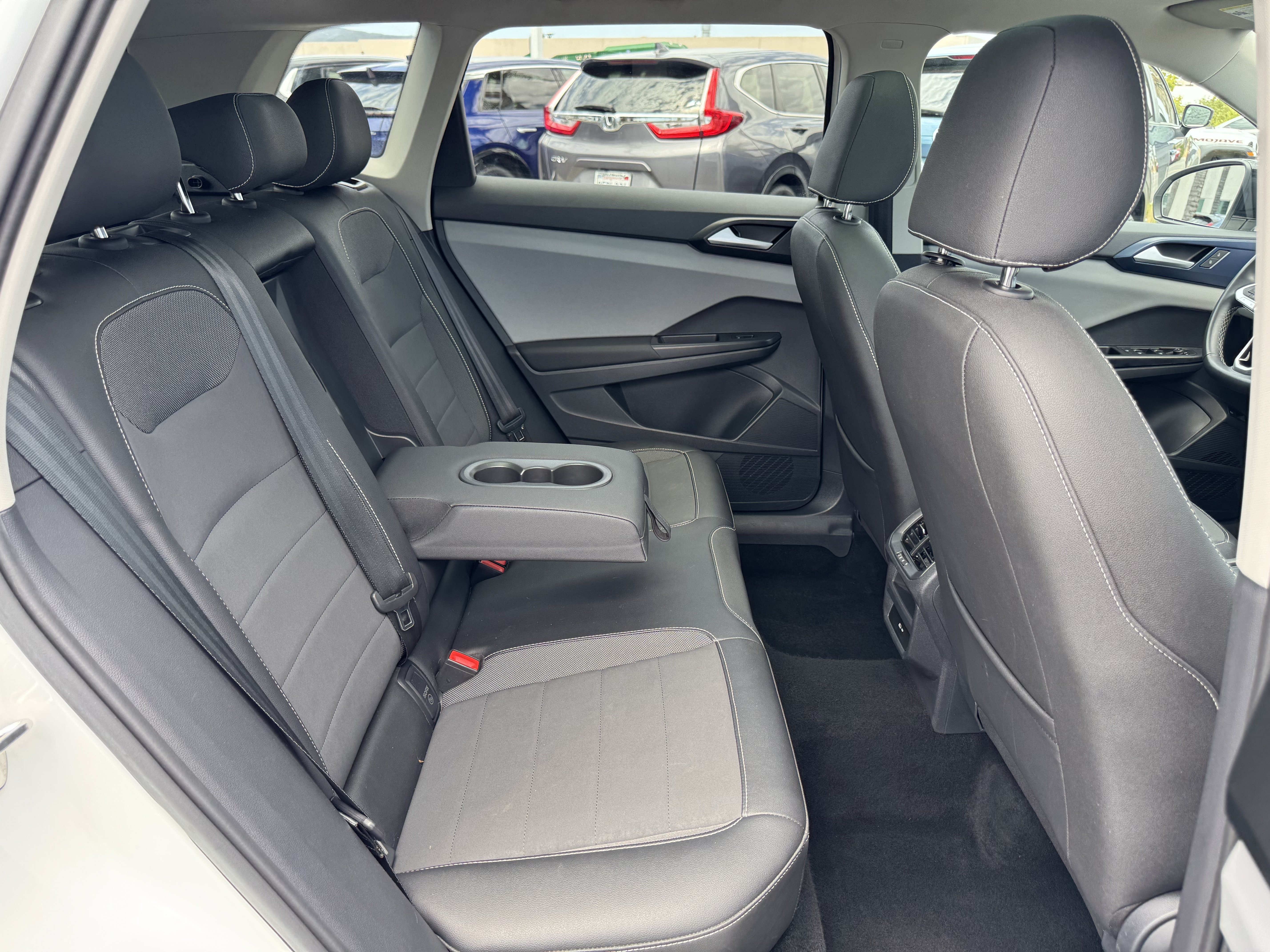 Used 2023 Volkswagen Taos SE w/ Panoramic Sunroof Package FWD image 34