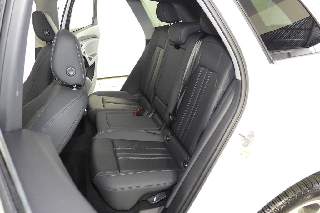 Used 2025 Audi Q5 Premium Plus w/ Premium Plus AWD/4WD image 21