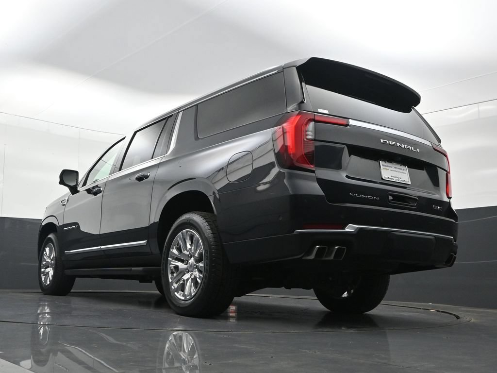 Used 2025 GMC Yukon XL Denali AWD/4WD image 32