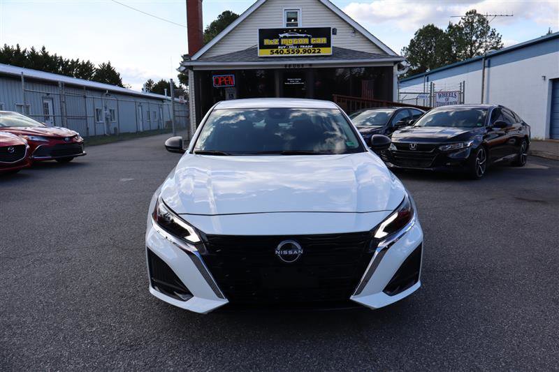 Used 2025 Nissan Altima 2.5 SV image 2