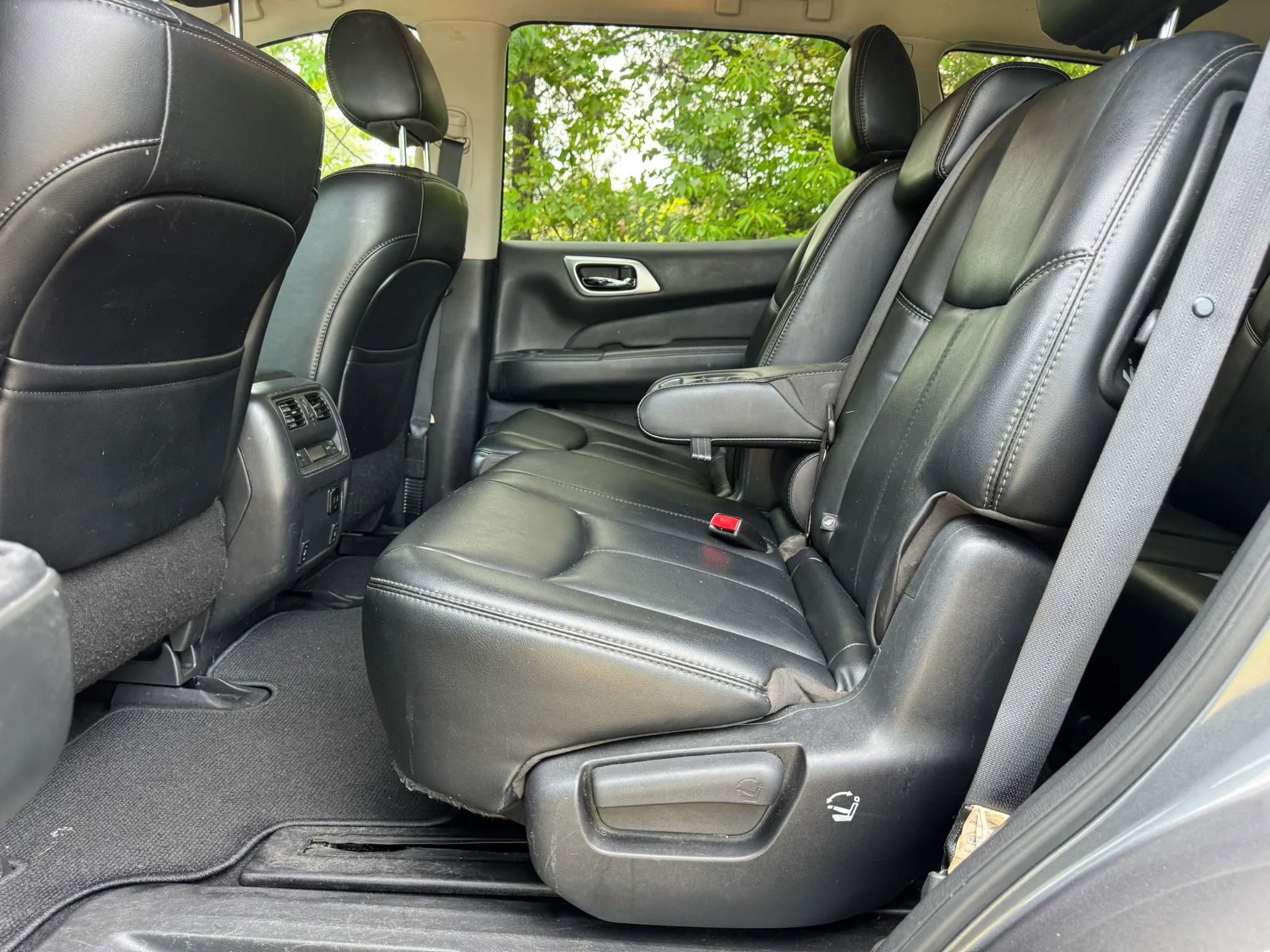 Used 2017 Nissan Pathfinder SL w/ SL Tech Package image 13