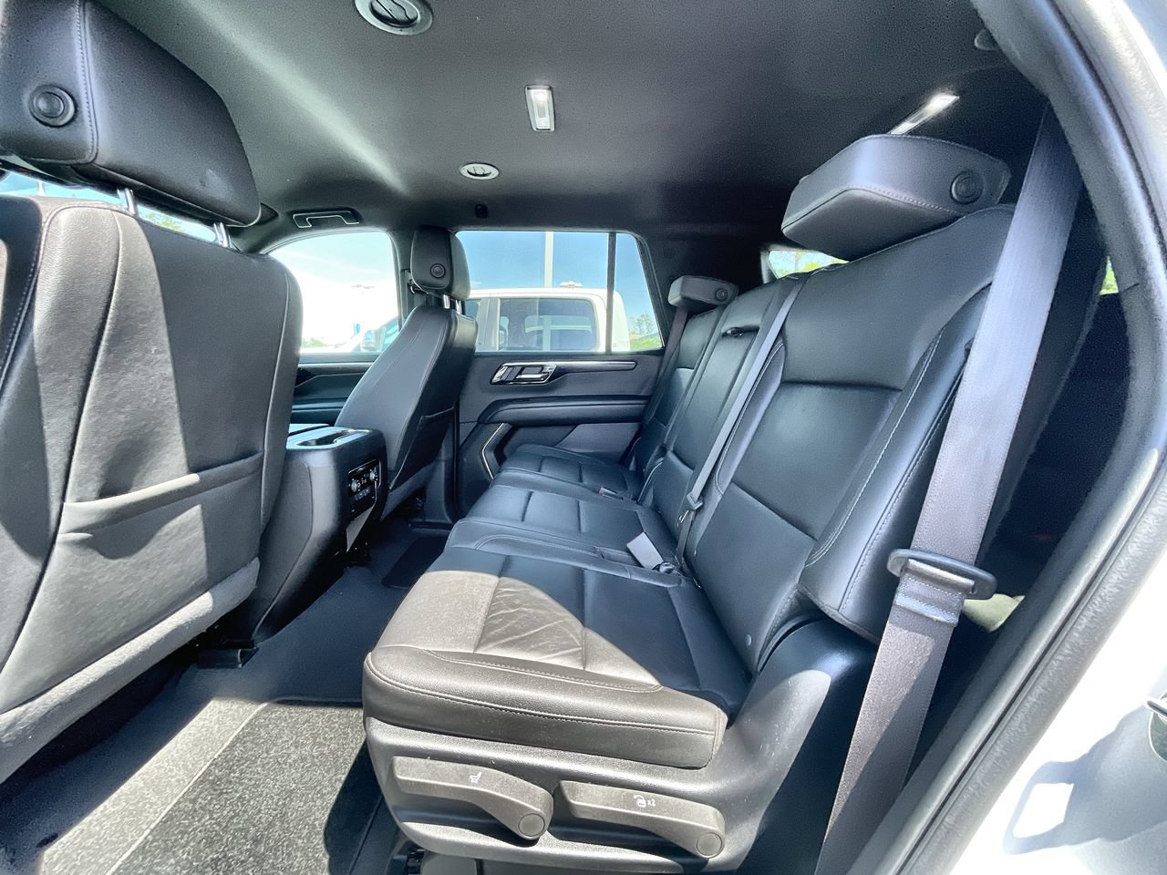 Used 2025 Chevrolet Tahoe LT RWD image 24