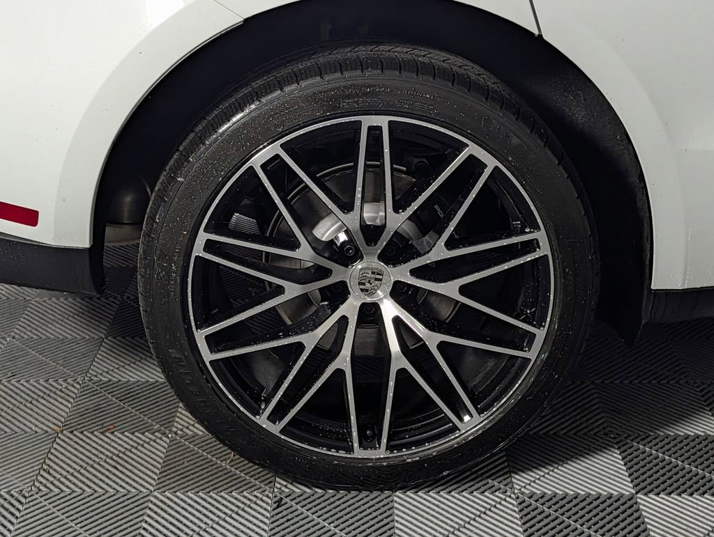 New 2026 Porsche Macan image 13