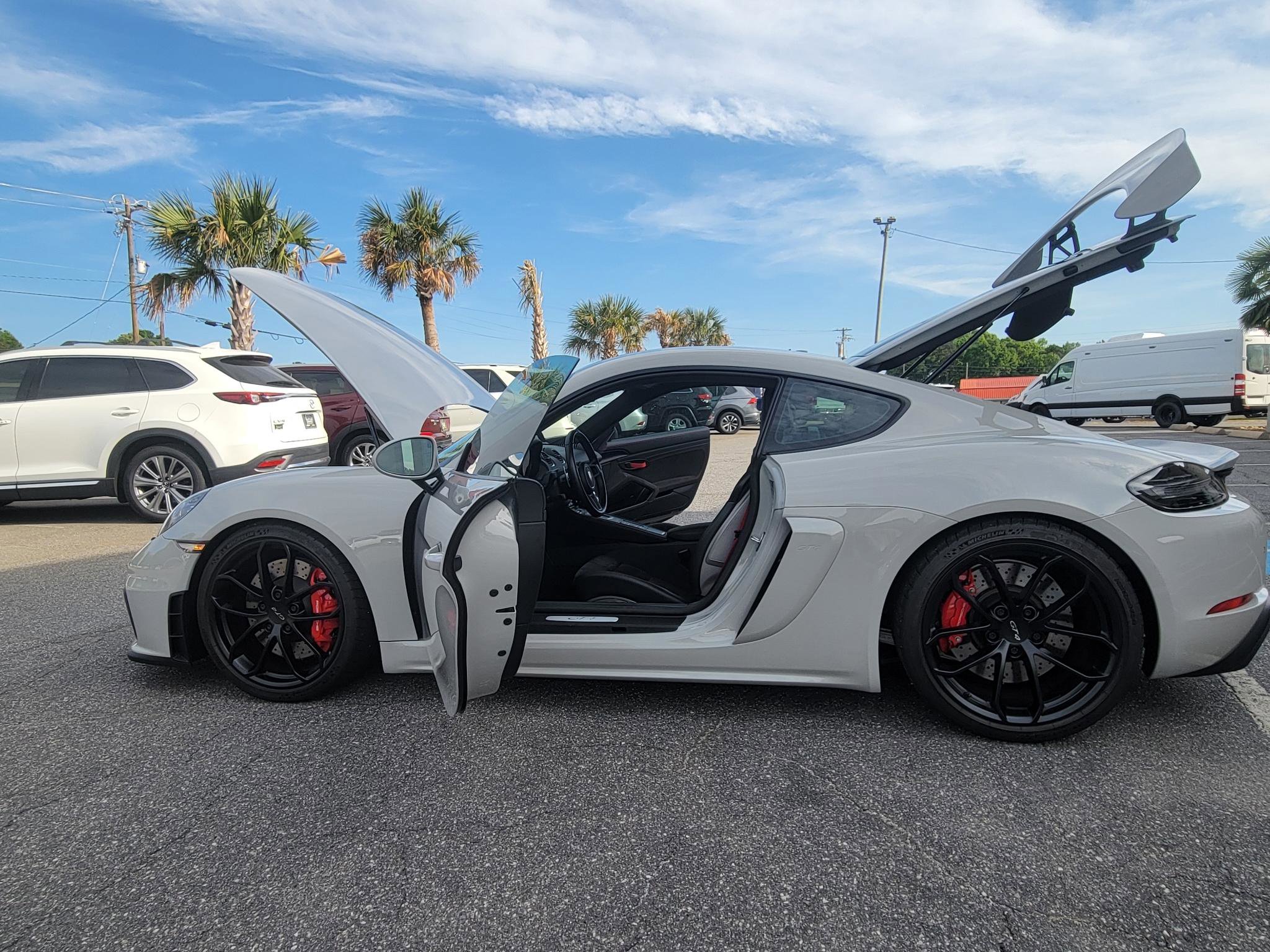Used 2022 Porsche 718 Cayman GT4 RWD image 22