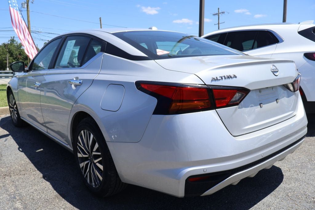 Used 2024 Nissan Altima 2.5 SV FWD image 4