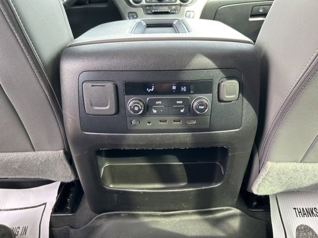 Used 2020 Chevrolet Suburban LT image 16