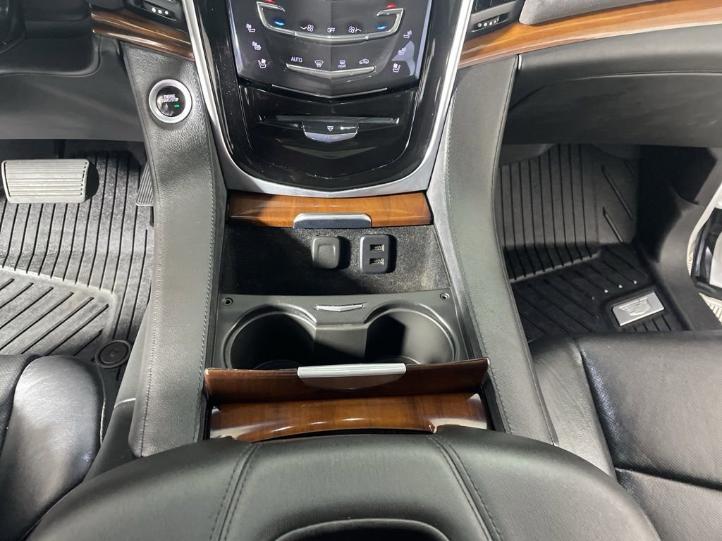Used 2019 Cadillac Escalade Premium Luxury AWD/4WD image 17
