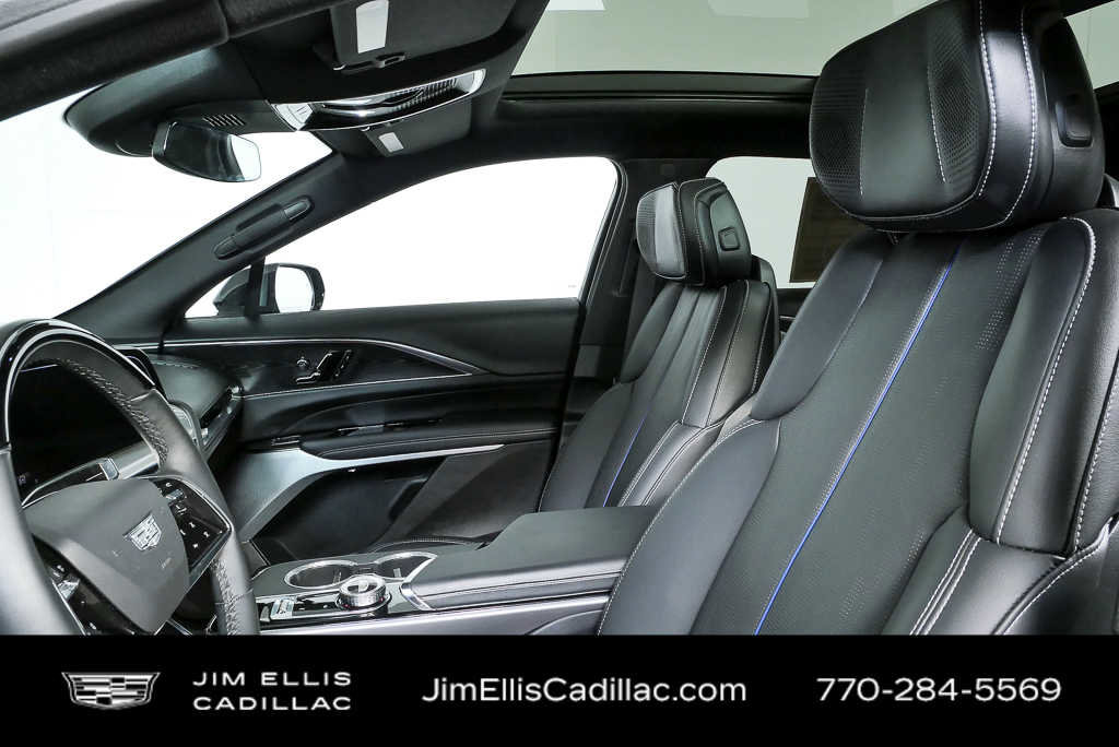 Used 2024 Cadillac Lyriq Sport image 5