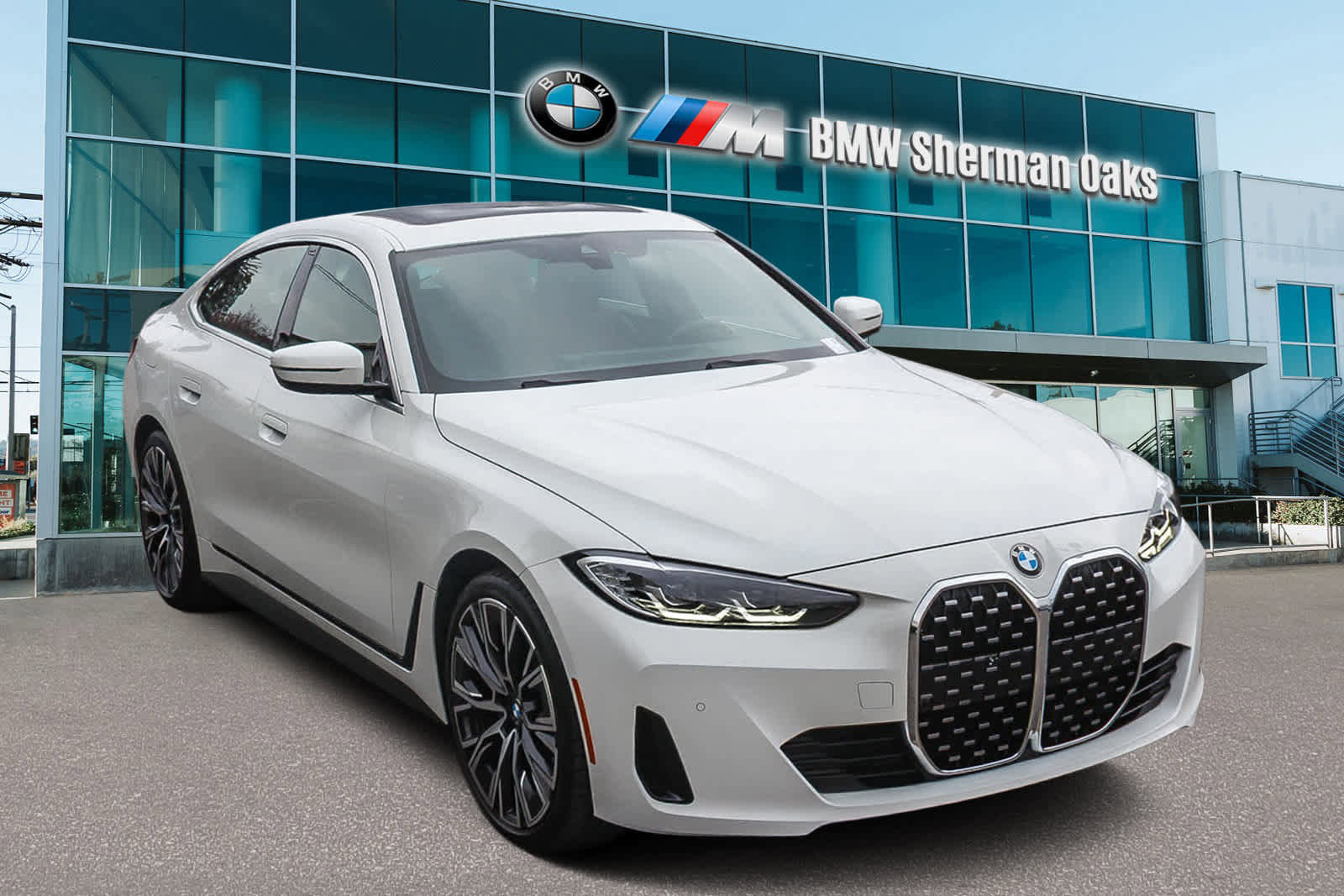 Used 2024 BMW 430i w/ Convenience Package image 3