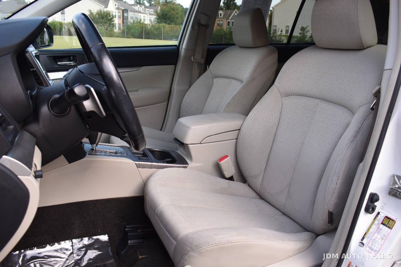 Used 2012 Subaru Outback 2.5i Premium w/ All-Weather Pkg AWD/4WD image 12