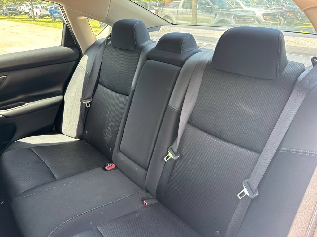 Used 2017 Nissan Altima 2.5 SR w/ Midnight Edition Package FWD image 11