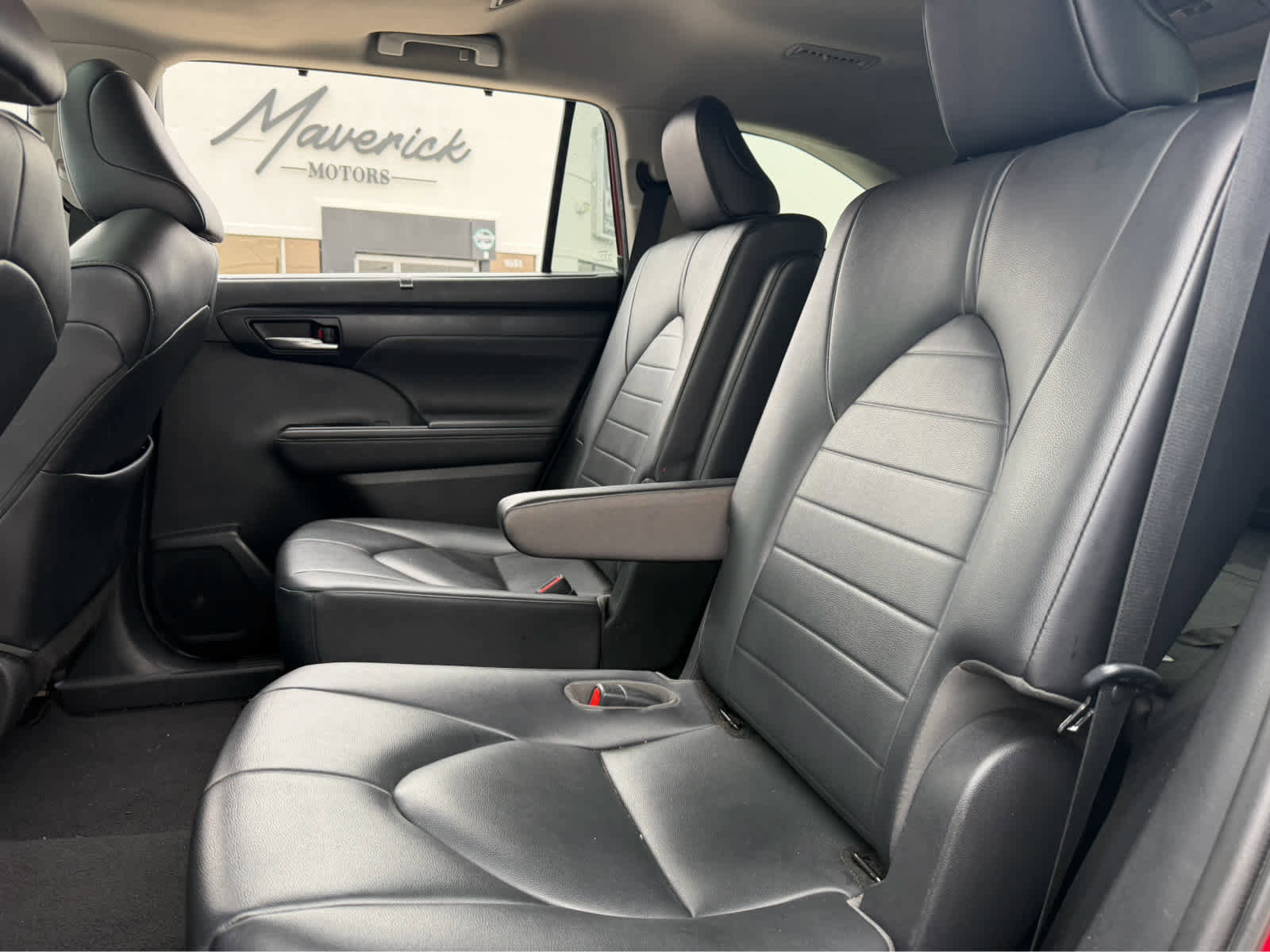 Used 2020 Toyota Highlander XLE FWD image 8
