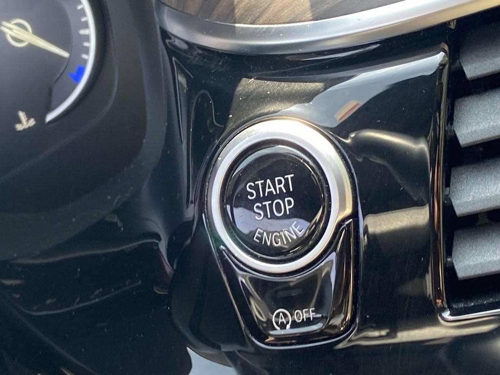 Used 2019 BMW 540i w/ Convenience Package RWD image 32