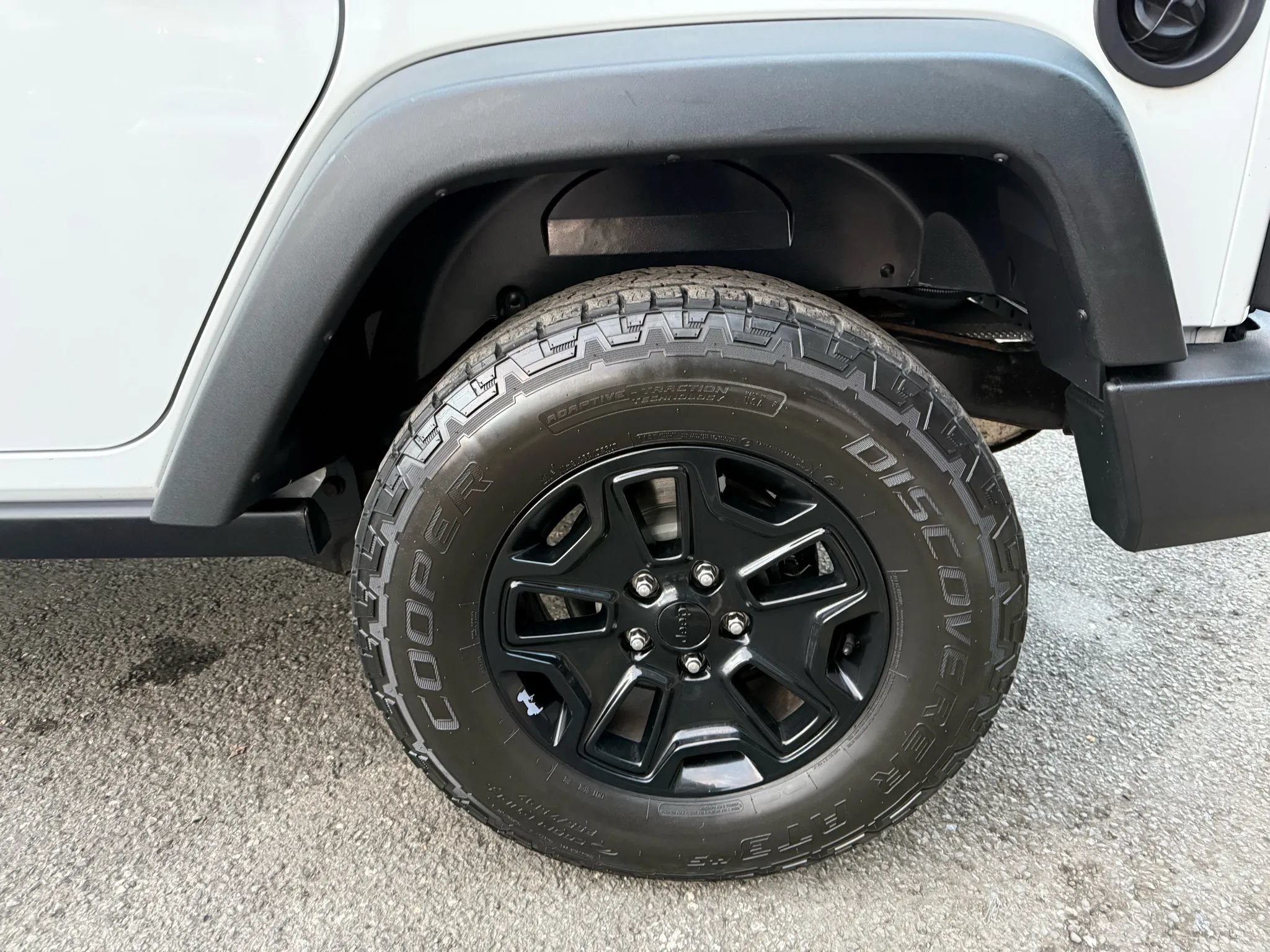 Used 2017 Jeep Wrangler Unlimited Sport AWD/4WD image 36