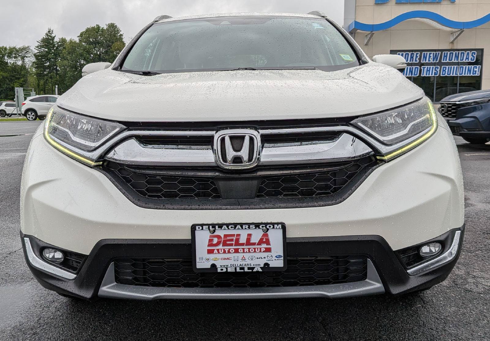 Used 2017 Honda CR-V Touring image 2