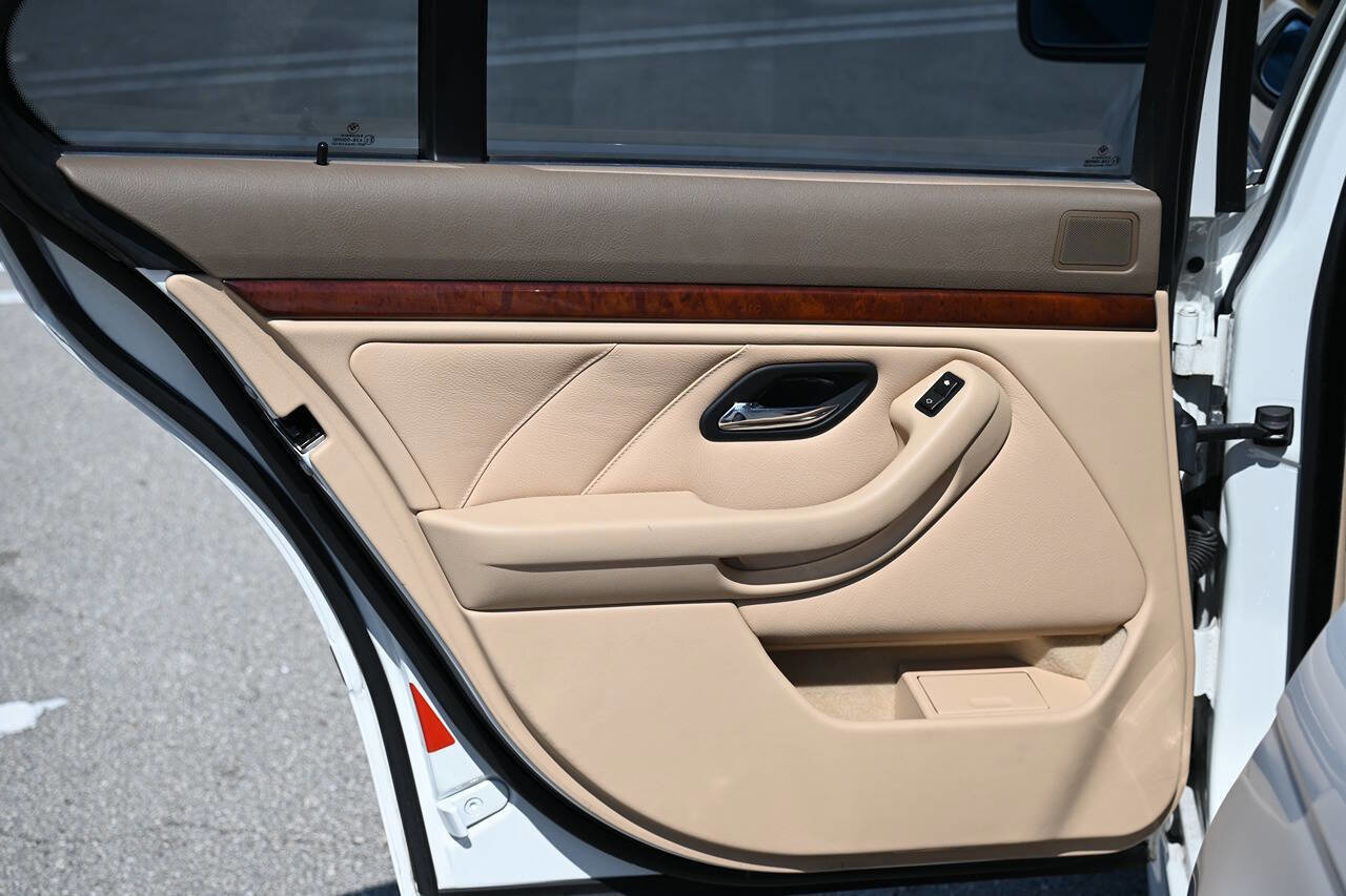 Used 2003 BMW 530i 530i 4dr Sedan RWD image 31
