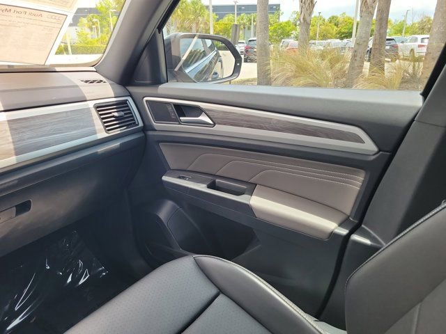 Used 2023 Volkswagen Atlas Cross Sport SE w/ Black Wheel Package FWD image 15