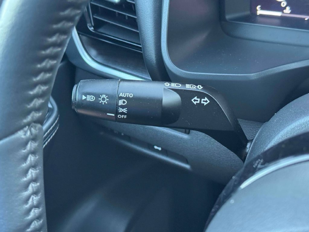 Used 2023 Nissan Rogue Platinum w/ Platinum Premium Package AWD/4WD image 24