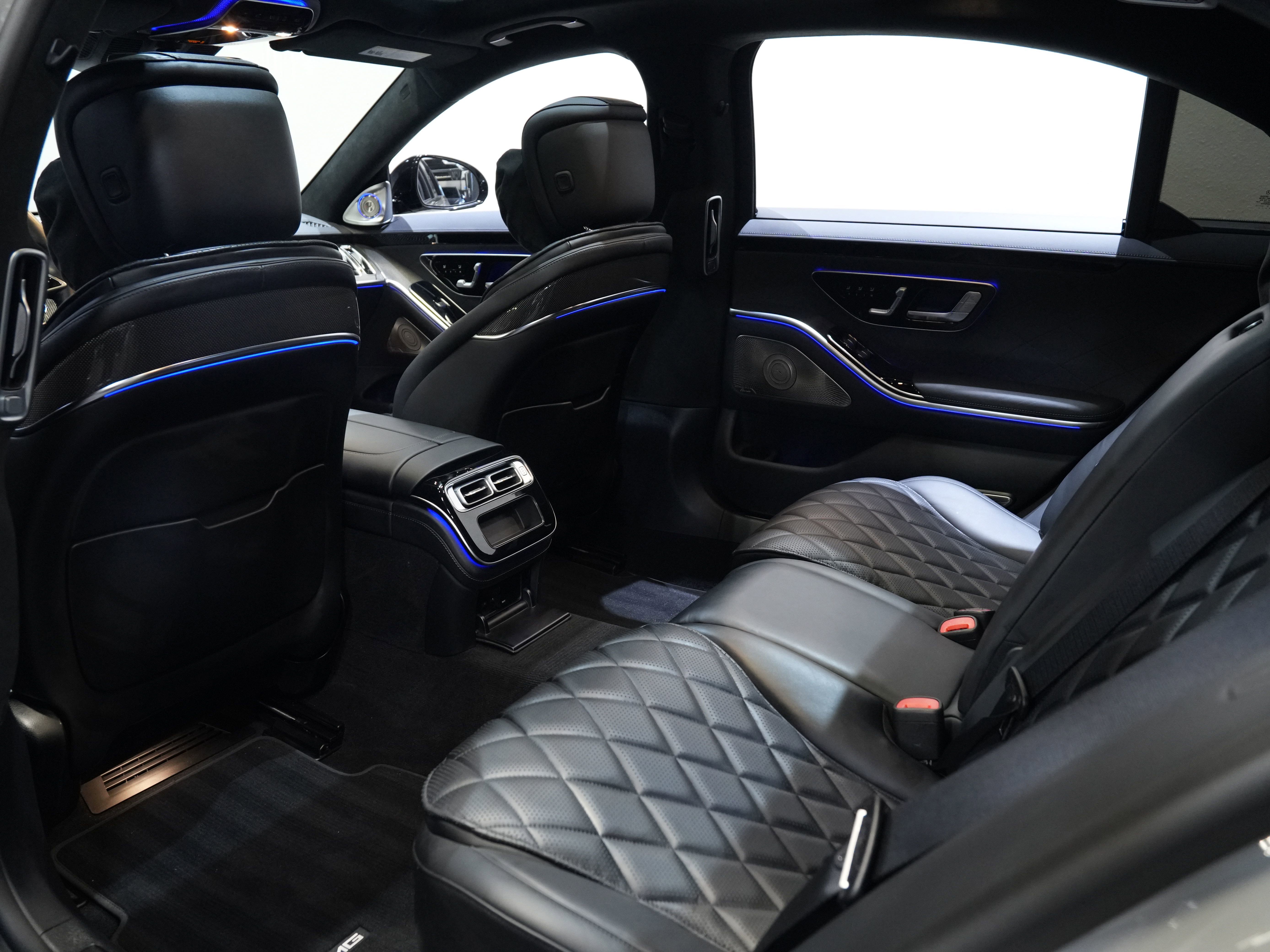 Used 2022 Mercedes-Benz S 580 4MATIC Sedan w/ AMG Line Package image 37