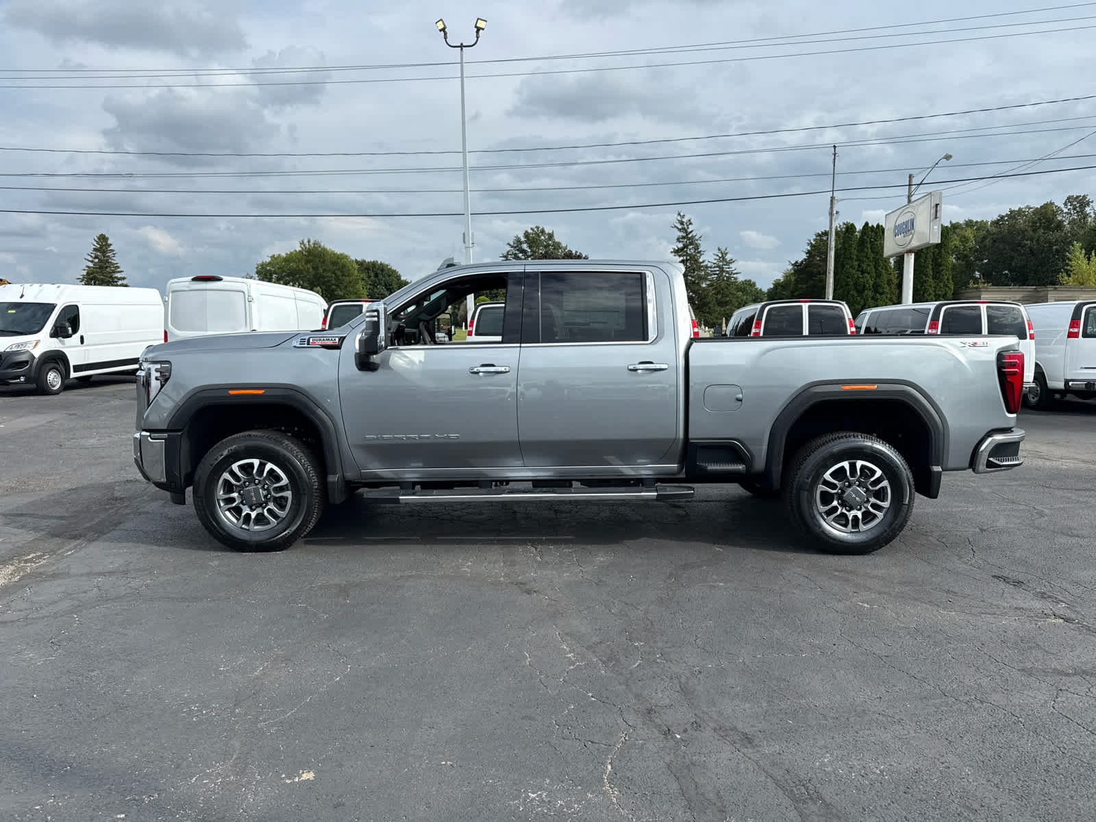 New 2026 GMC Sierra 3500 SLT w/ SLT Premium Package AWD/4WD image 2