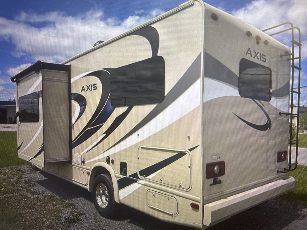 Used 2017 Ford E-450 and Econoline 450 Super Duty w/ A/C Prep Package RWD image 6