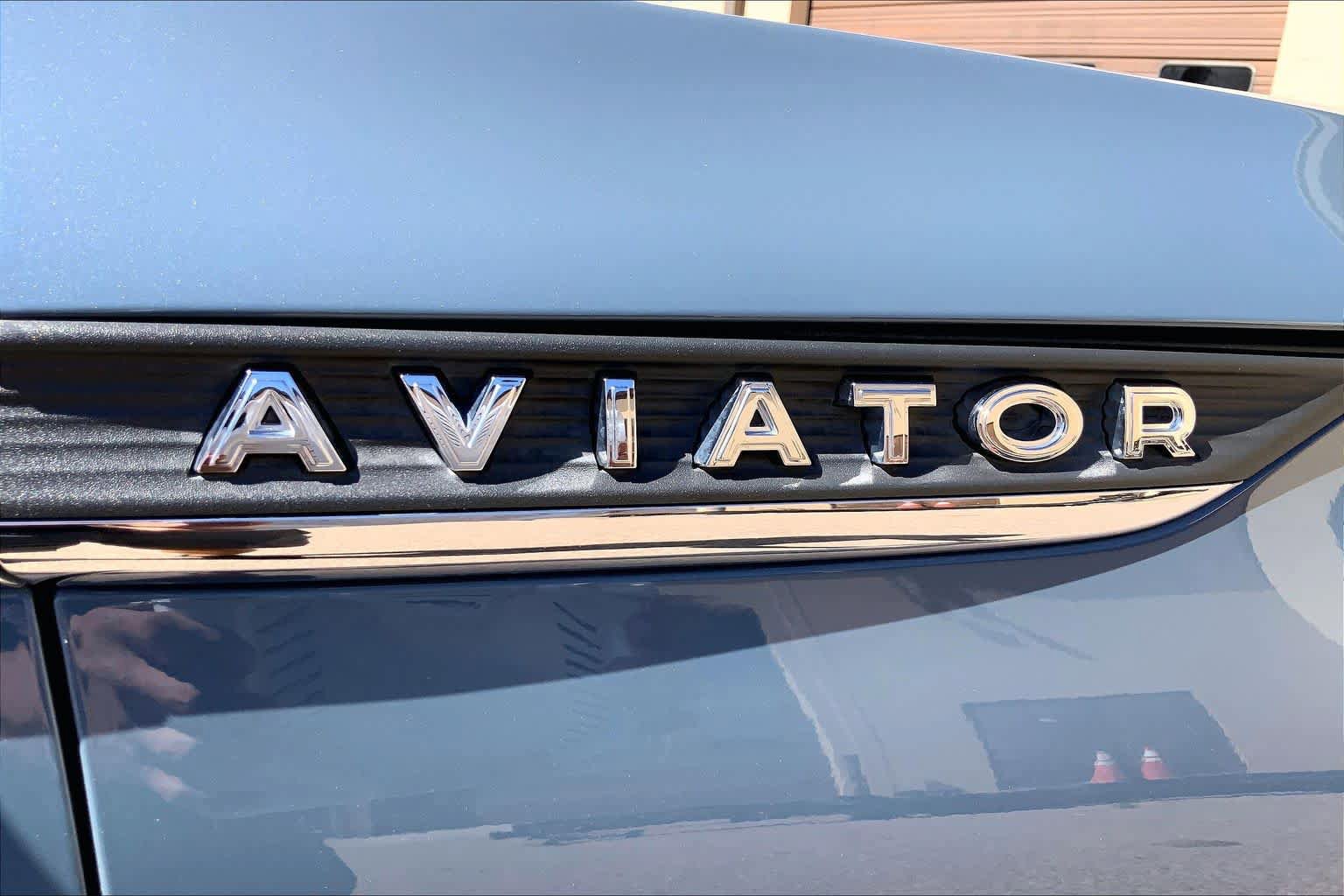 Certified 2025 Lincoln Aviator Reserve w/ Luxury Package RWD image 10