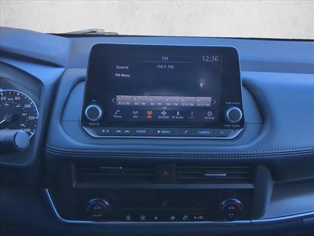 Used 2023 Nissan Rogue SV image 15