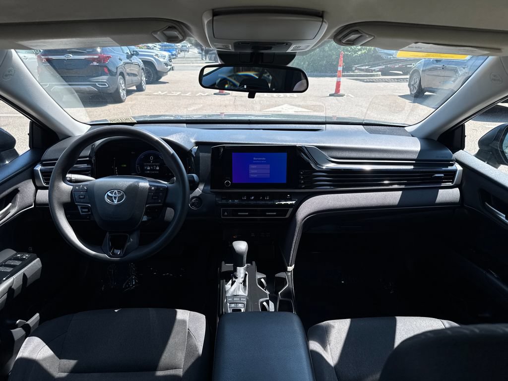 Used 2025 Toyota Camry LE AWD/4WD image 10