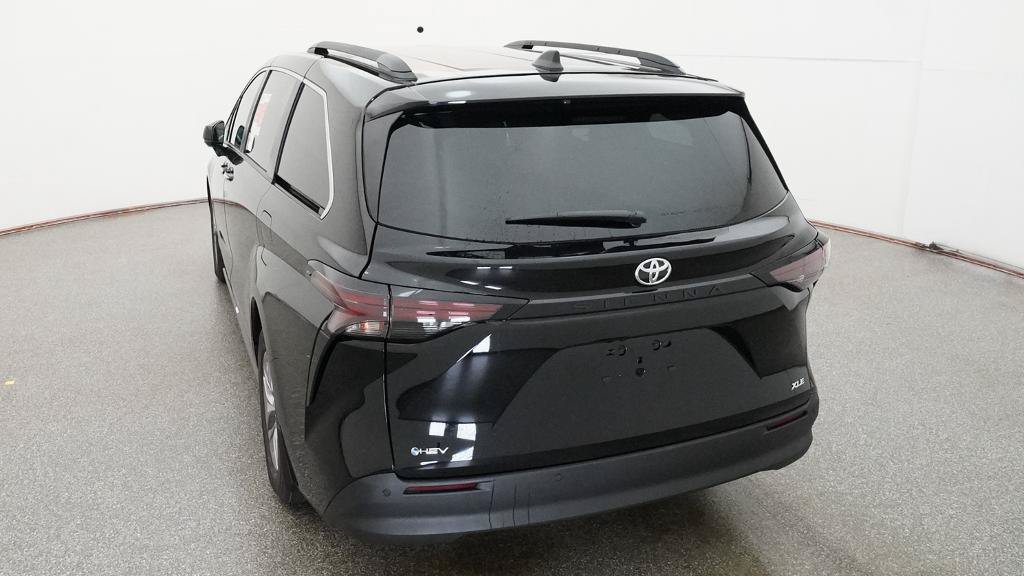 New 2026 Toyota Sienna XLE FWD image 9